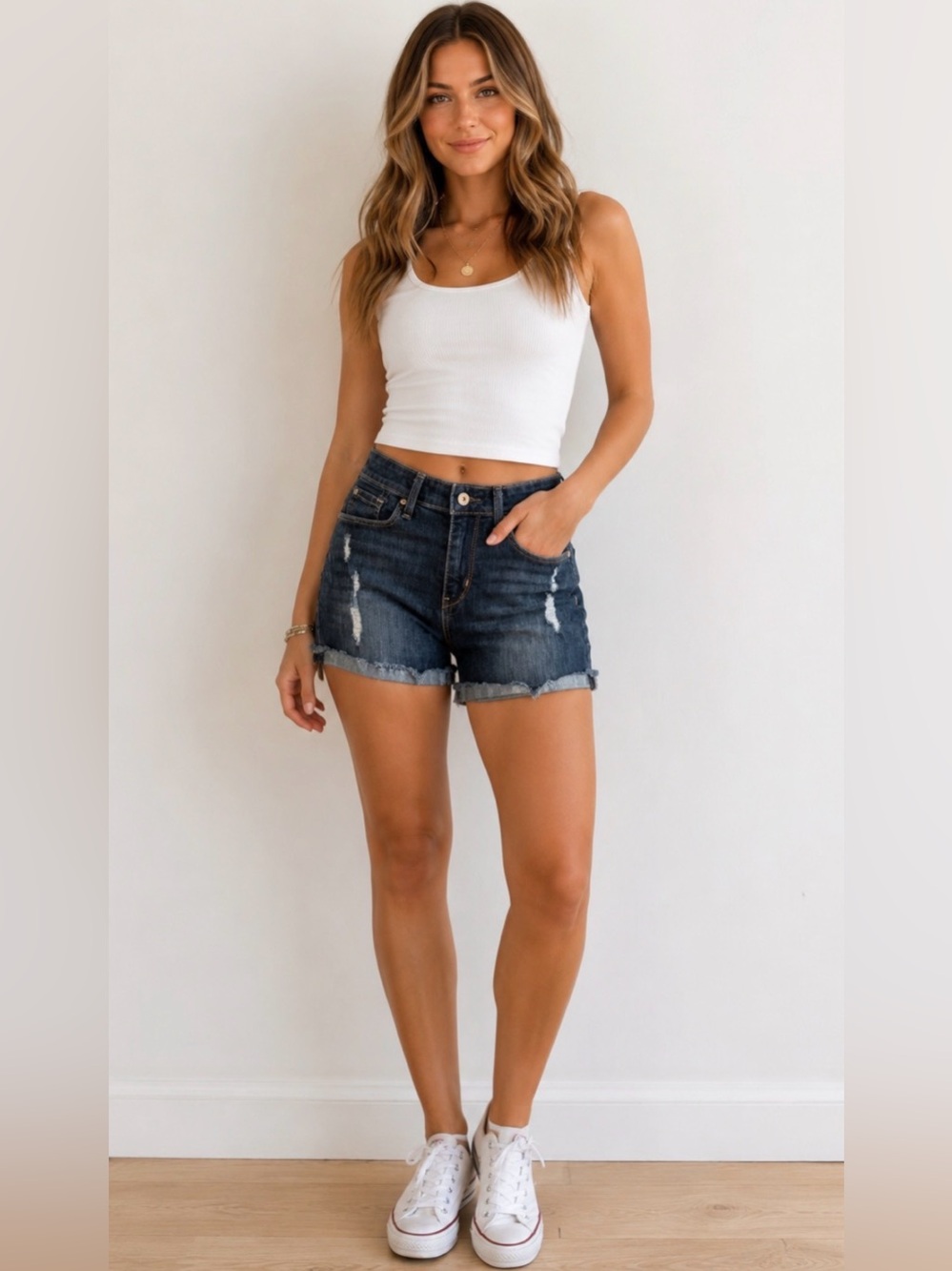 Levi’s Signature Mid Rise Jean Shorts Womens Sz 4 W27 Distressed Raw Hem Cuffed
